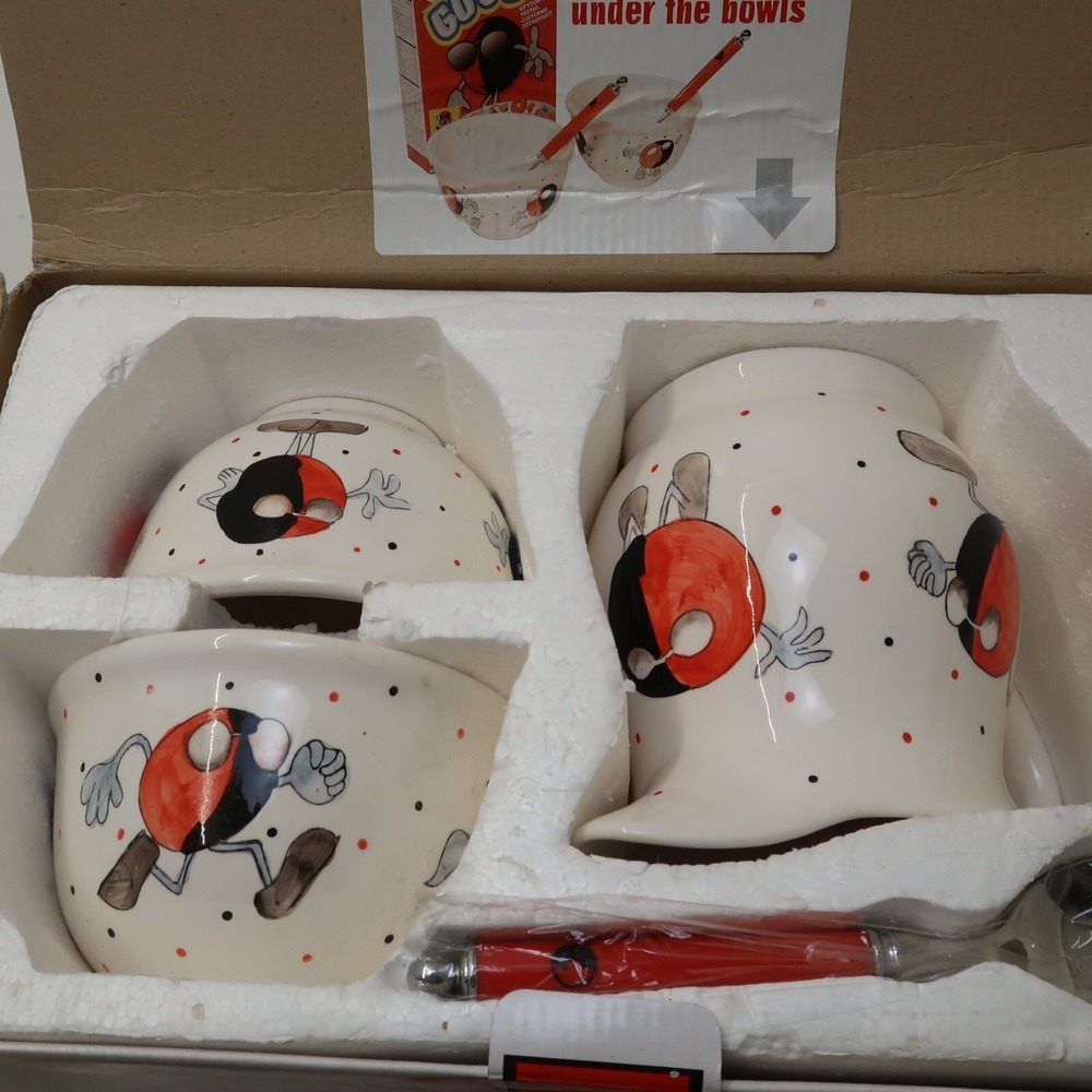 Gogo's Cereal Option One Mortgage Breakfast Set Pitcher Bowls Spoons Promotional